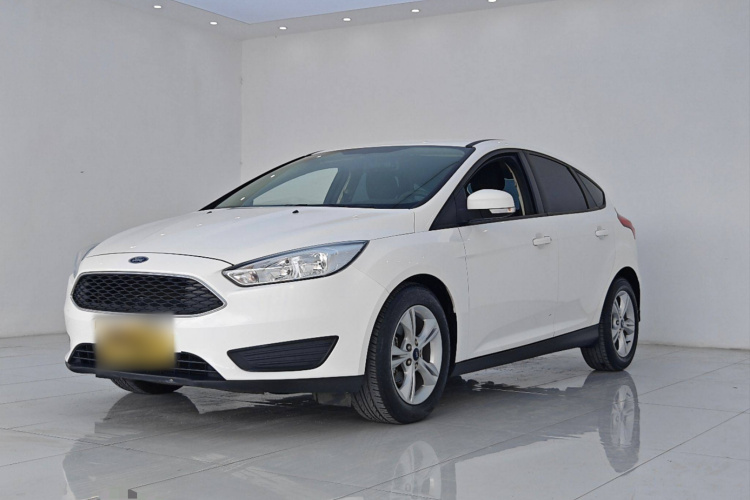 福特 福克斯 2018款 两厢经典 1.6L 自动舒适型智行版车身外观1