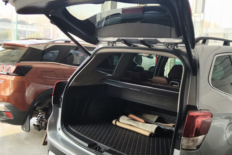 斯巴鲁 森林人 2019款 2.0i 智擎旗舰版EyeSight机舱底盘23