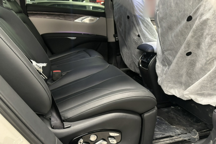 智己汽车 智己LS7 2024款 90kWh Max Elite后驱版中控内饰7002