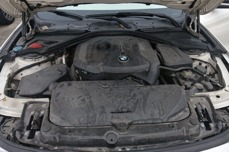 宝马4系 2016款 420i 设计套装型机舱底盘24