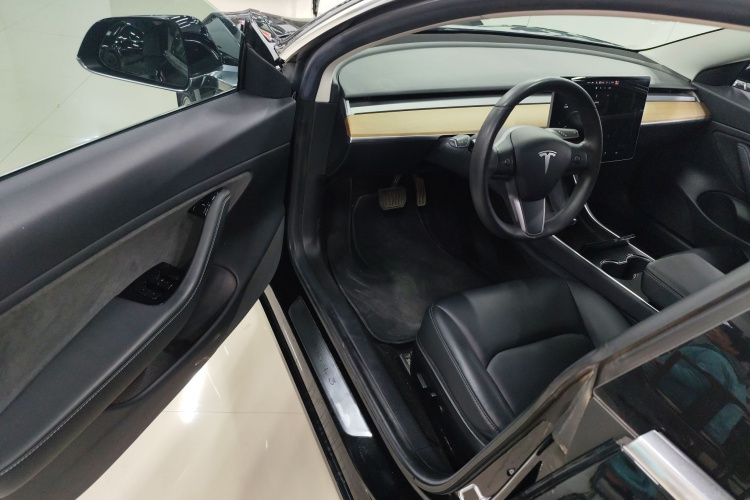 特斯拉 Model 3(进口) 2019款 长续航全轮驱动版中控内饰7003