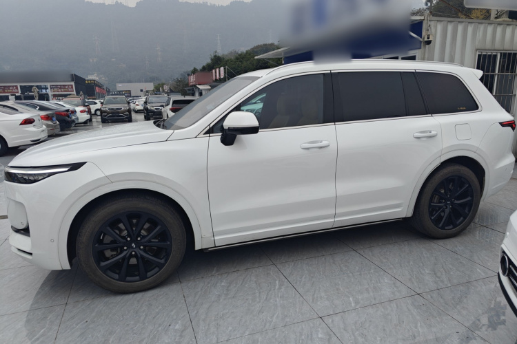 理想汽车 理想ONE 2021款 增程6座版车身外观4