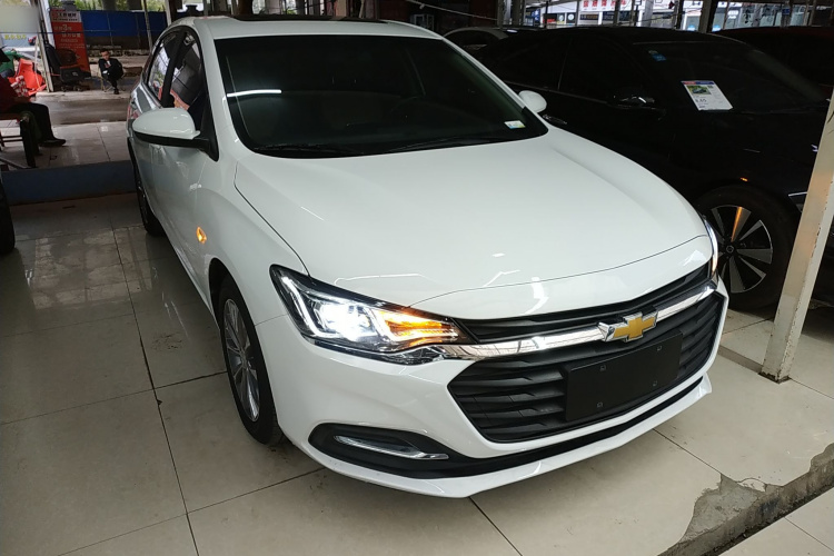 雪佛兰 科鲁泽 2022款 320 自动悦享天窗版车身外观3