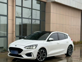 福特 福克斯 2021款 两厢 EcoBoost 180 自动ST Line