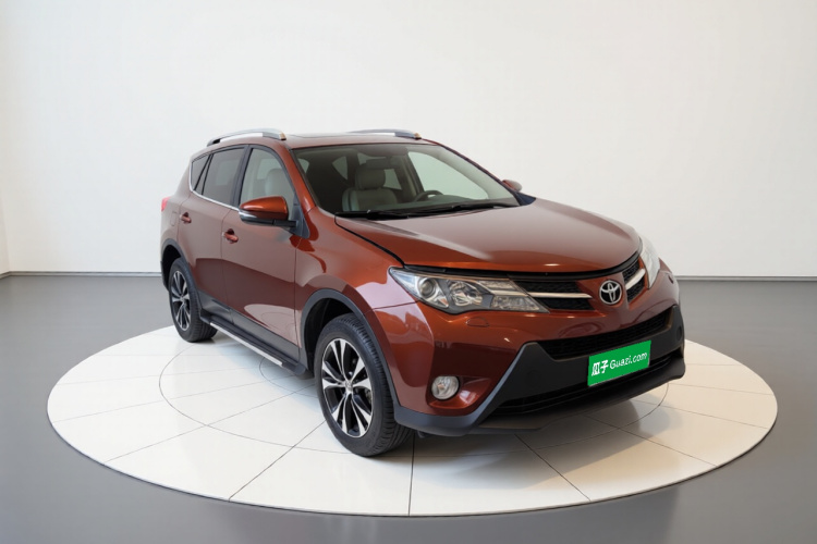 丰田 RAV4荣放 2015款 2.5L 自动四驱精英版车身外观3