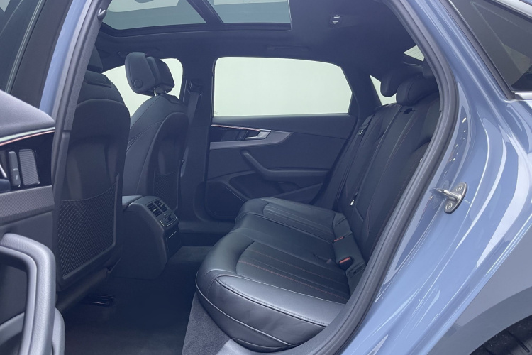 奥迪A4L 2022款 40 TFSI quattro RS套件燃速型车身外观6010