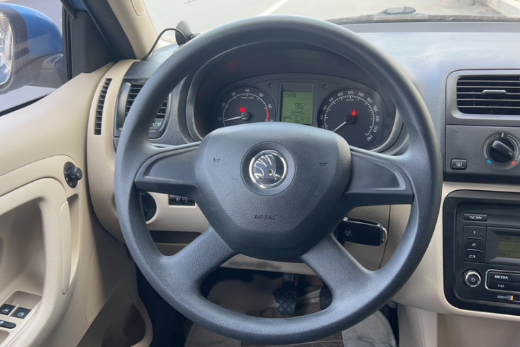 斯柯达 晶锐 2014款 1.4L 手动晶致版局部细节13