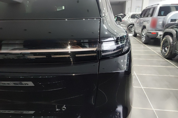 理想汽车 理想L6 2025款 Pro 智能焕新版车身外观6006