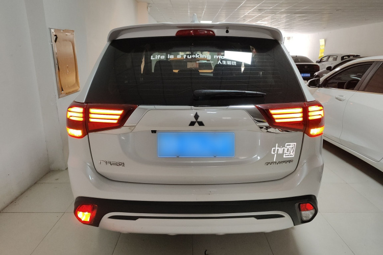 三菱 欧蓝德 2020款 2.0L 两驱畅行版 5座车身外观6004