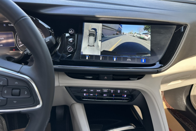 别克 2022款 昂科威Plus Avenir艾维亚 七座版中控内饰7010