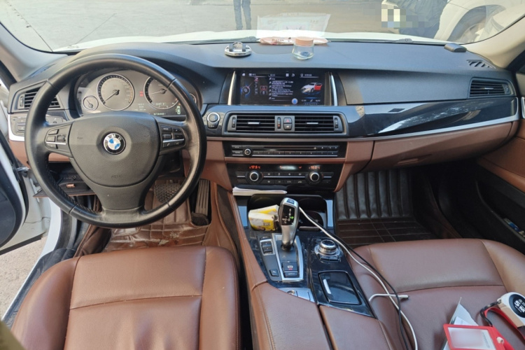 宝马5系(进口) 2014款 520i 典雅型中控内饰7002