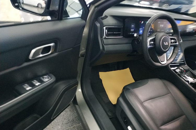 理想汽车 理想ONE 2021款 增程6座版中控内饰20