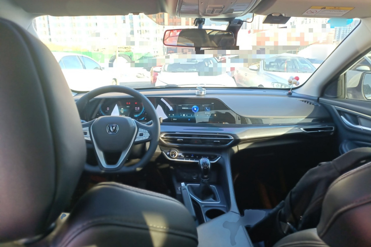 长安 逸动 2020款 PLUS 1.6L GDI 手动豪华型中控内饰12