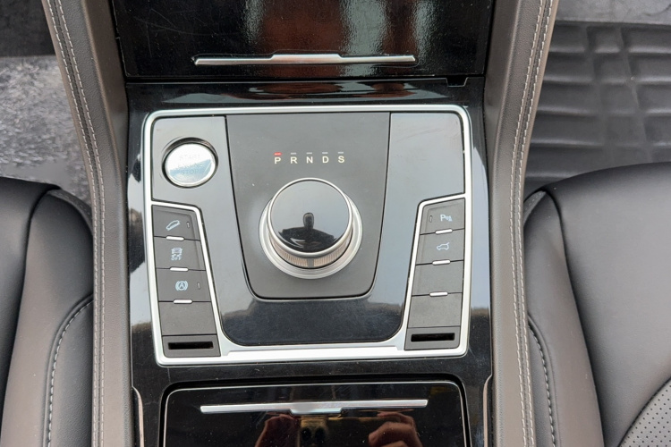 众泰 大迈X7 2018款 2.0T 自动尊贵型局部细节18