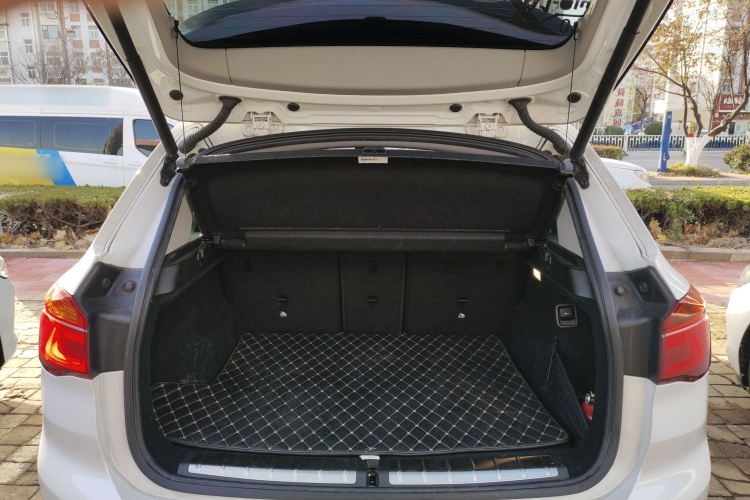 宝马X1 2018款 sDrive20Li 领先型机舱底盘23