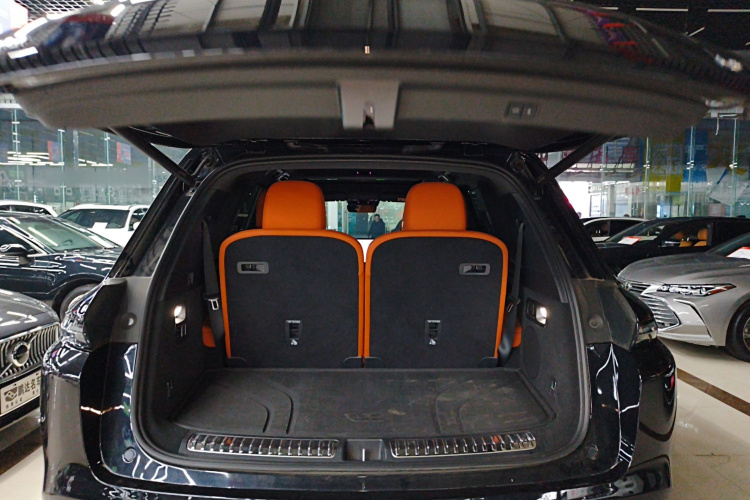 理想汽车 理想L8 2023款 Pro机舱底盘23