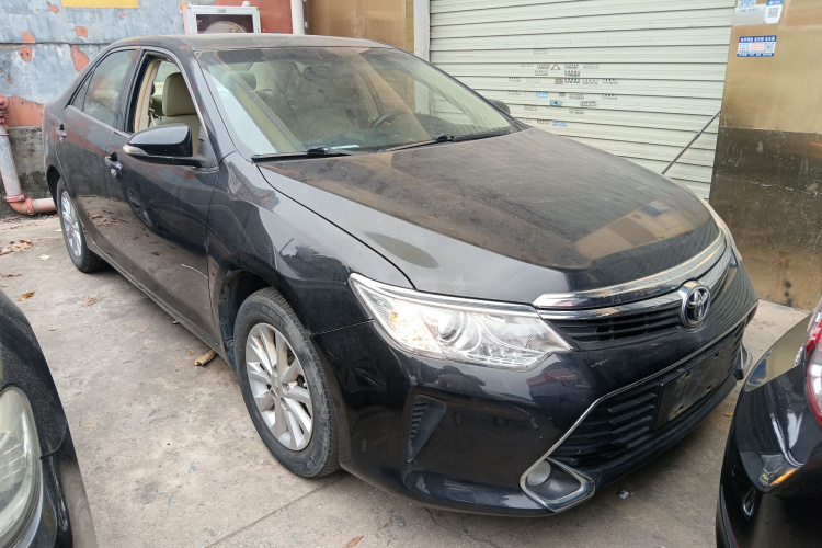 丰田 凯美瑞 2016款 2.0E 十周年纪念精英版车身外观3