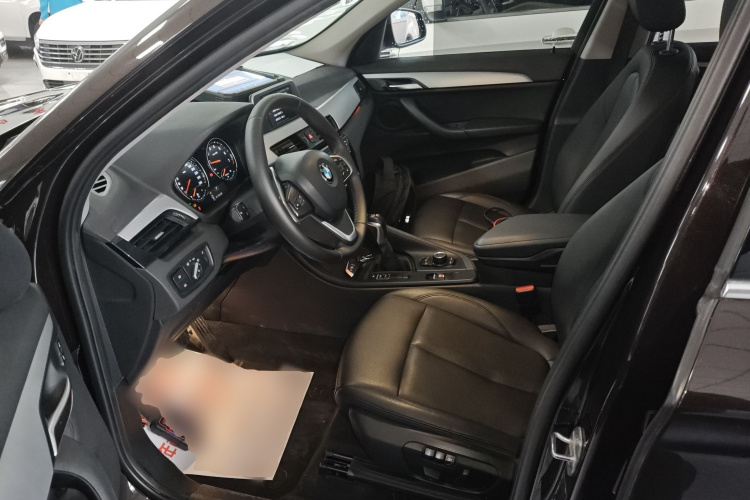 宝马X1 2019款 sDrive20Li 领先型中控内饰19