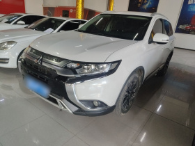 三菱 欧蓝德 2020款 2.0L 两驱畅享版 5座