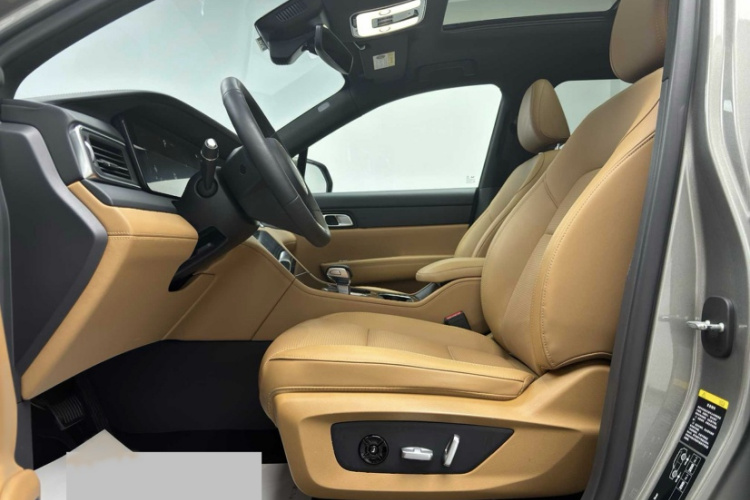 理想汽车 理想ONE 2021款 增程6座版中控内饰7004