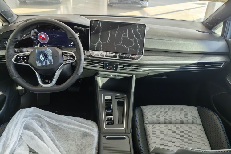 大众 高尔夫 2025款 300TSI R-Line中控内饰7001