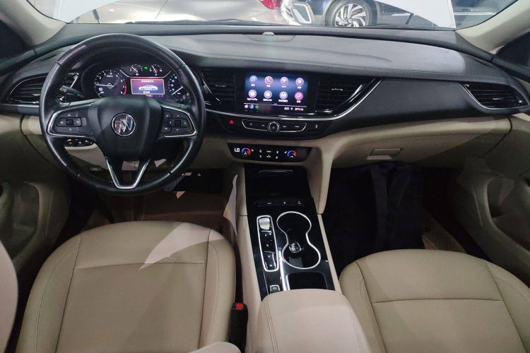 别克 君威 2020款 552T 精英型中控内饰12