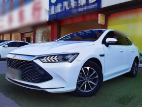 比亚迪 秦PLUS 2024款 荣耀版 DM-i 55KM领先型