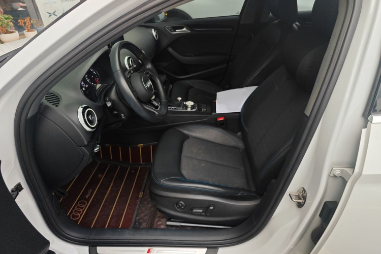 奥迪A3 2020款 Limousine 35 TFSI 时尚型 国VI中控内饰19