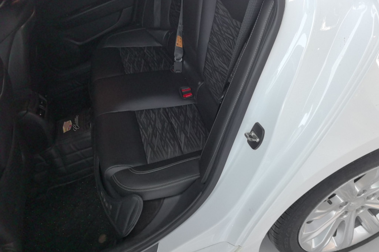 凯迪拉克ATS-L 2017款 28T 技术型中控内饰21