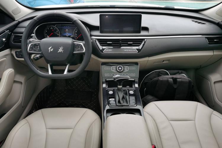 红旗H5 2018款 30TD 智联灵动版中控内饰12