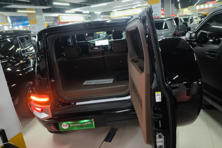 坦克700新能源 2024款 Hi4-T 极境版机舱底盘23