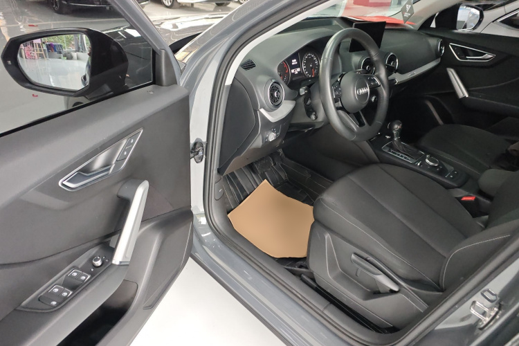 奥迪Q2L 2020款 35 TFSI 进取动感型中控内饰20