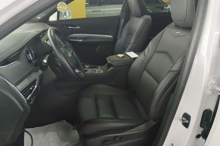 凯迪拉克XT4 2021款 28T 两驱领先型中控内饰19