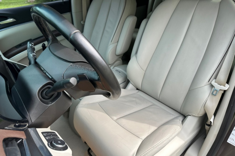 别克GL8 2020款 陆上公务舱 652T 豪华型局部细节19