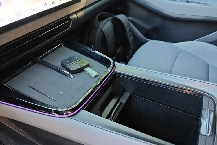 领克08 EM-P 2023款 245km 超长续航Halo中控内饰7001