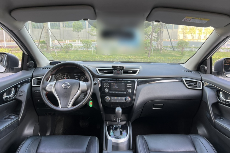 日产 逍客 2016款 2.0L CVT精英版中控内饰7005