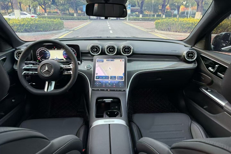 奔驰C级 2023款 改款 C 260 L 运动版中控内饰7005