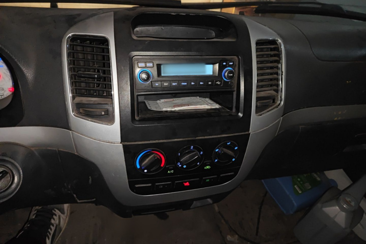 金龙 金威 2018款 2.0L商务系列4G20局部细节16