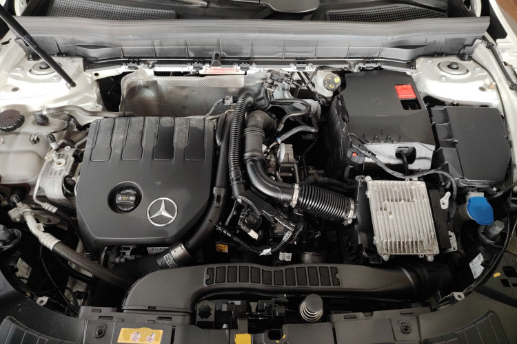 奔驰GLB 2024款 GLB 200 动感型局部细节24