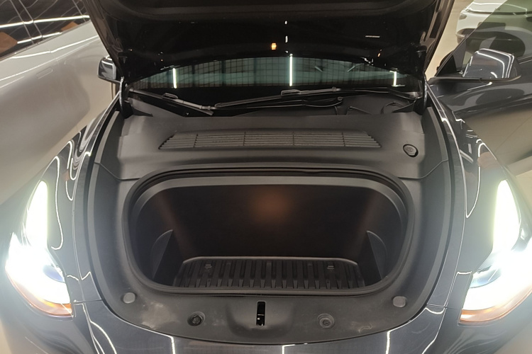 特斯拉 Model Y 2024款 后轮驱动版机舱底盘24