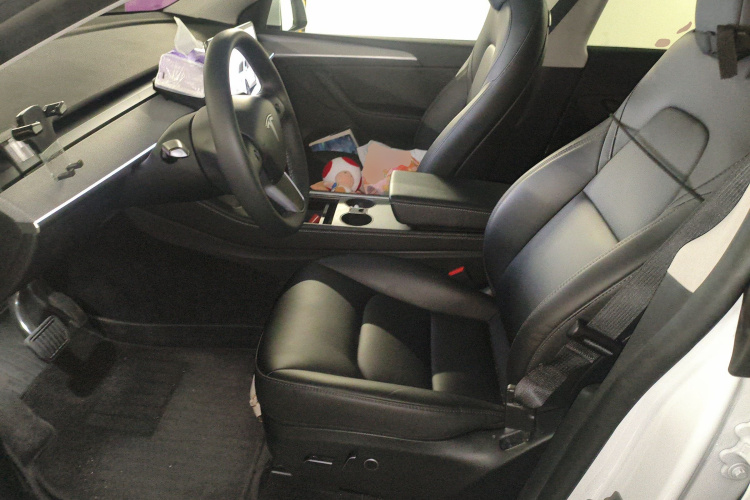 特斯拉 Model Y 2024款 后轮驱动版中控内饰19
