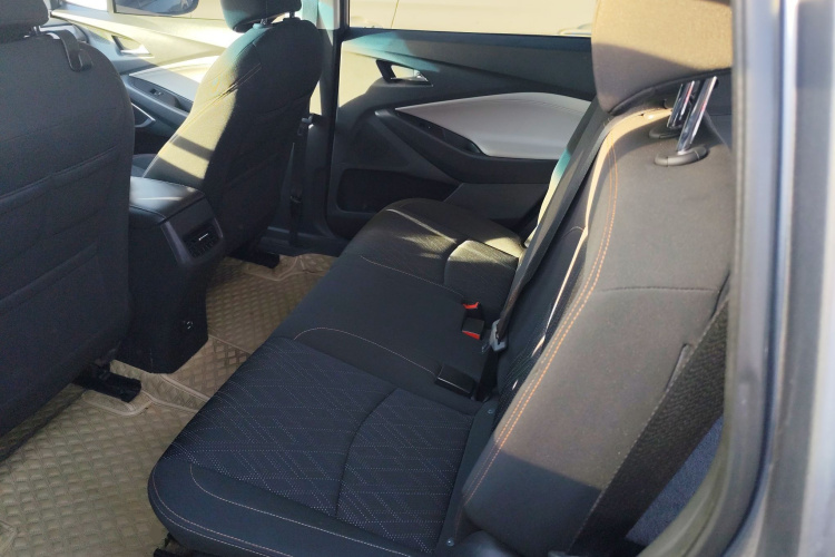 雪佛兰 沃兰多 2018款 530T 自动劲享版（5+2款） 国V中控内饰7004