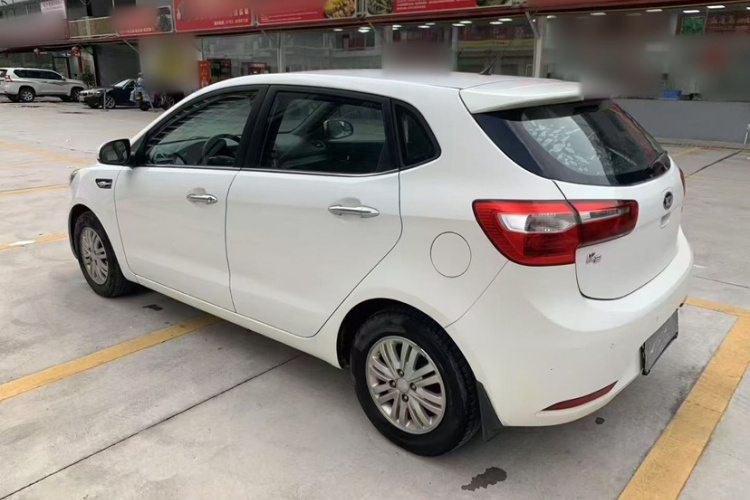 起亚K2 2012款 两厢 1.4L MT GLS车身外观6005