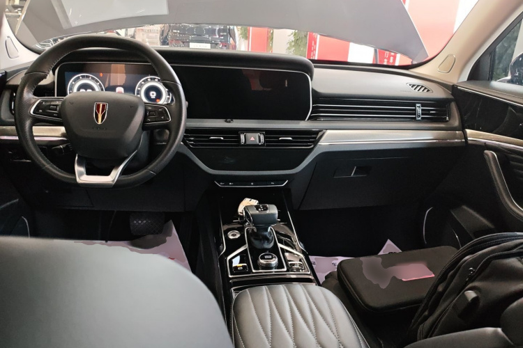 红旗HS5 2022款 2.0T 智联旗悦版中控内饰12