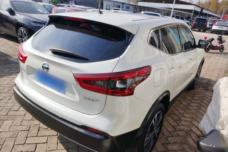 日产 逍客 2021款 2.0L CVT豪华版车身外观7