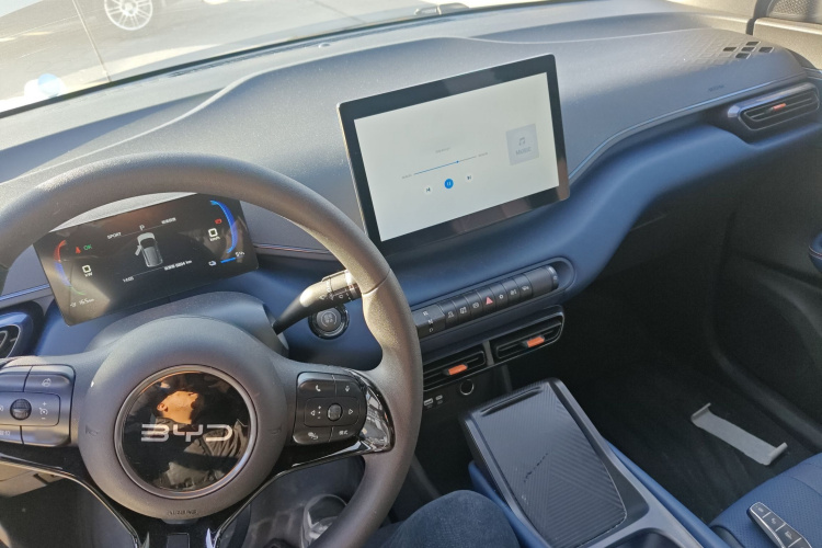 比亚迪 海鸥 2025款 305km 活力版中控内饰12