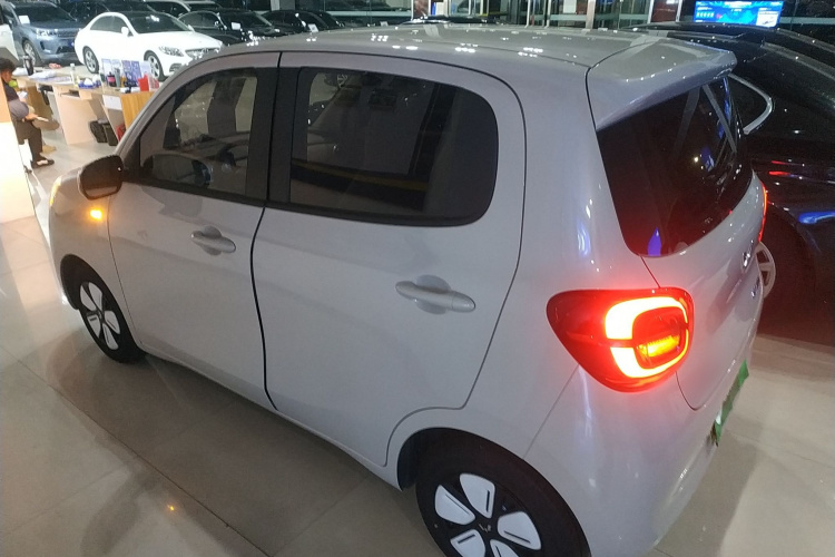 五菱汽车 宏光MINIEV 2025款 四门版 进阶款车身外观4