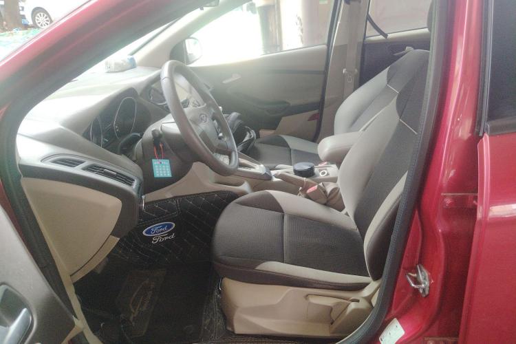 福特 福克斯 2012款 三厢 1.6L 自动舒适型局部细节19