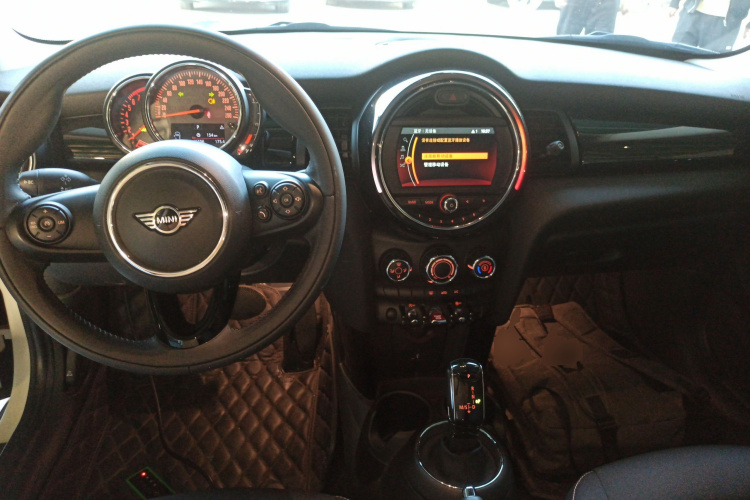 MINI 2021款 1.5T ONE PLUS中控内饰12