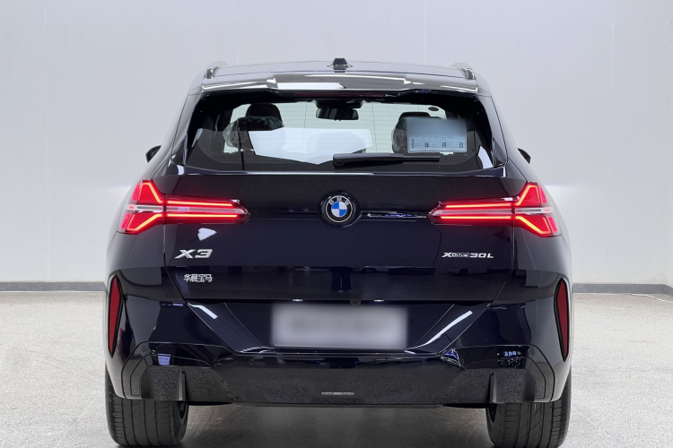 宝马X3 2025款 xDrive30L 领先型 M运动曜夜套装车身外观6006